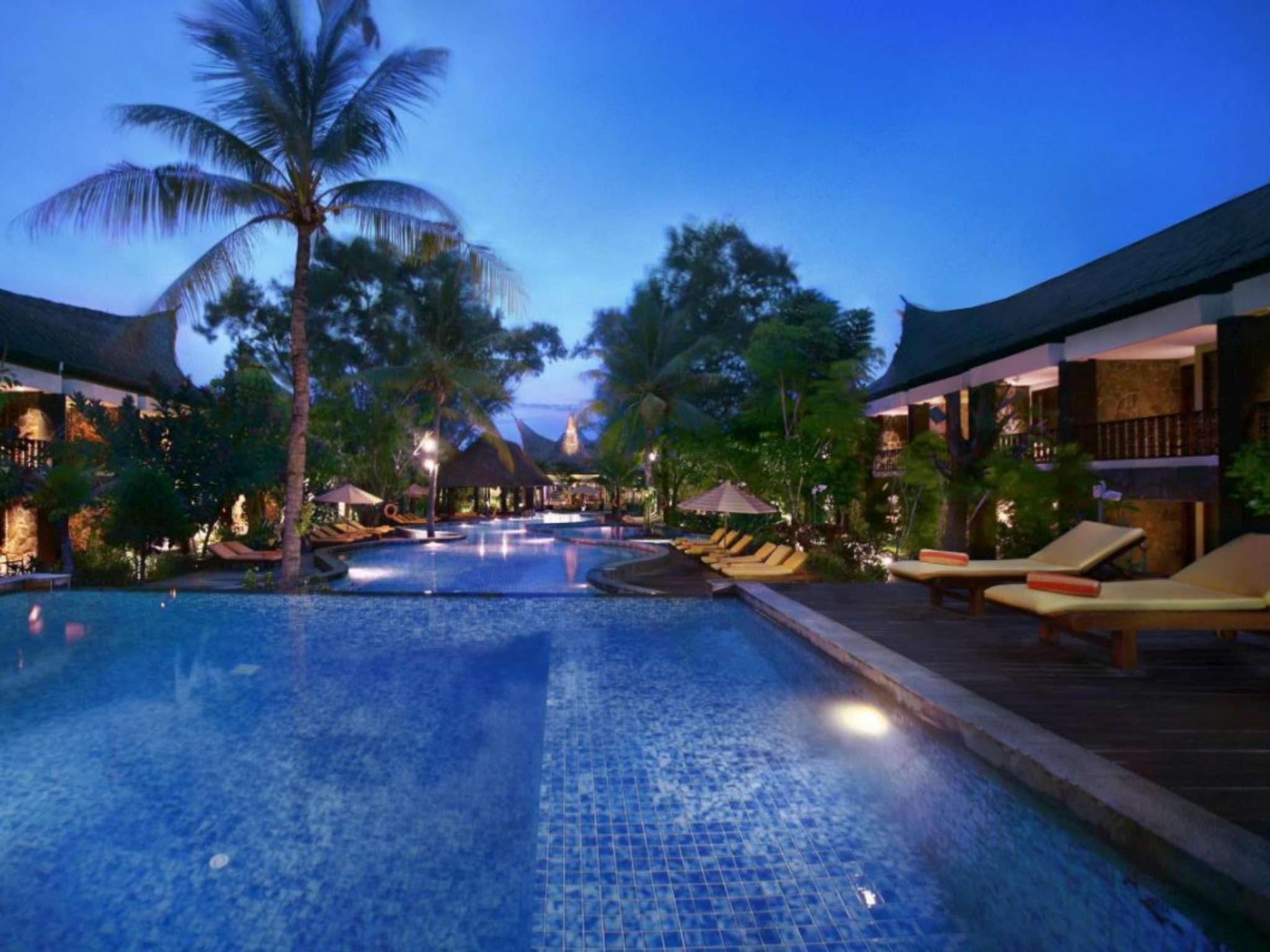 Aston Sunset - 4*